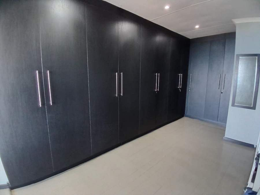 5 Bedroom Property for Sale in De Bakke Western Cape